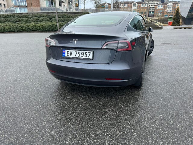 5YJ3E7EAXKF318415 2019 TESLA MODEL 3-5