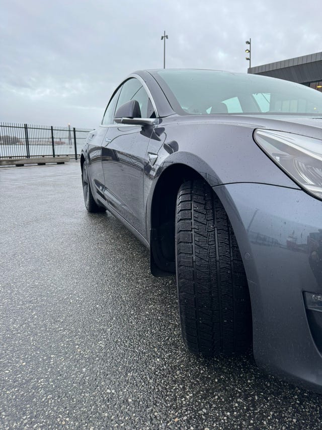 5YJ3E7EAXKF318415 2019 TESLA MODEL 3-4