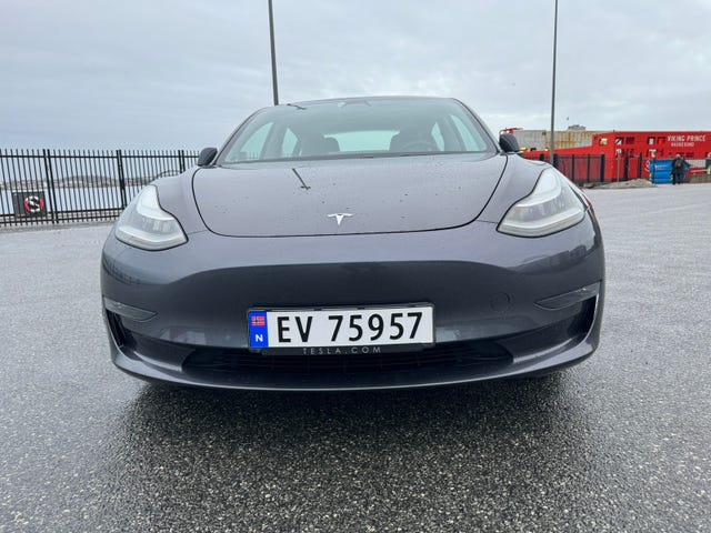 5YJ3E7EAXKF318415 2019 TESLA MODEL 3-1