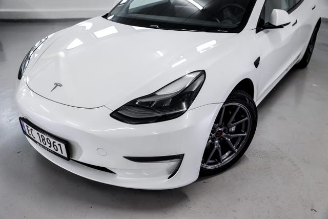 5YJ3E7EB8MF844408 2021 TESLA MODEL 3-4