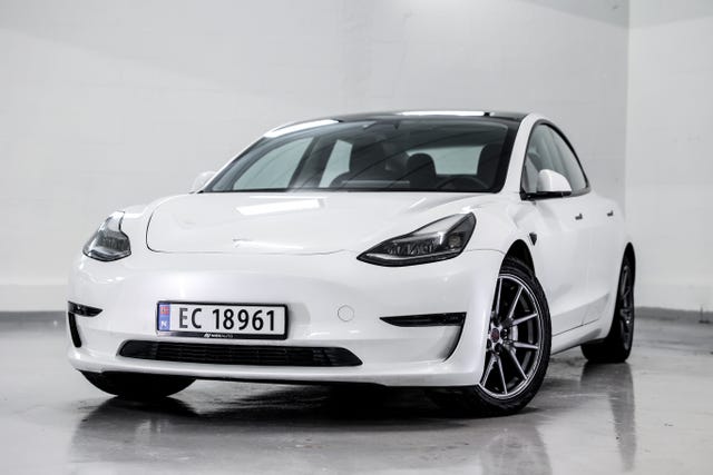 5YJ3E7EB8MF844408 2021 TESLA MODEL 3-1