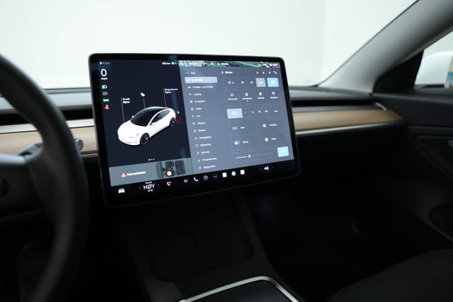 2021 TESLA MODEL 3 - 27