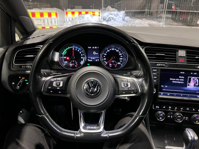 2015 VOLKSWAGEN GOLF - 12