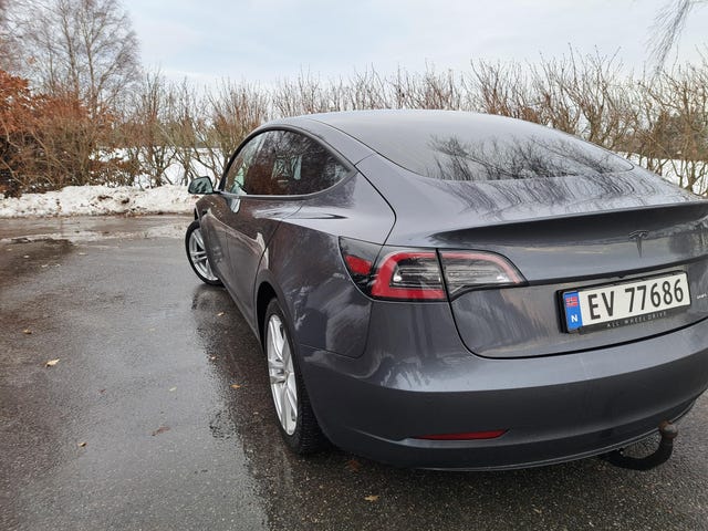 5YJ3E7EB2KF343057 2019 TESLA MODEL 3-4