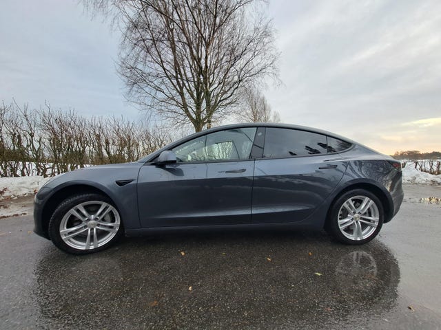 5YJ3E7EB2KF343057 2019 TESLA MODEL 3-1