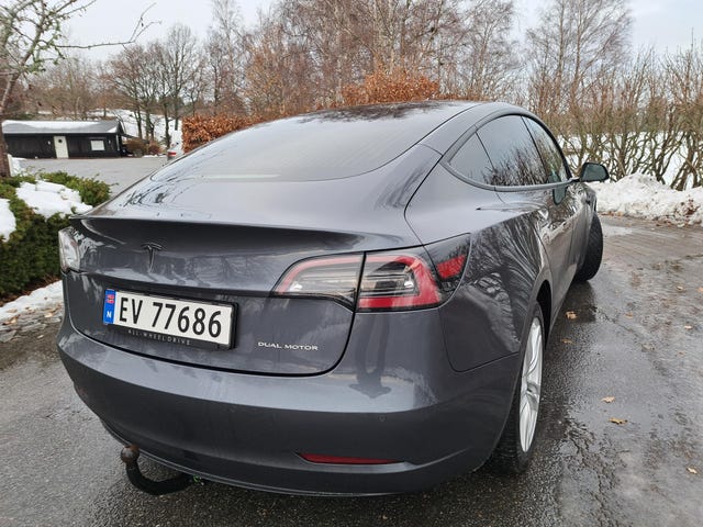 5YJ3E7EB2KF343057 2019 TESLA MODEL 3-5