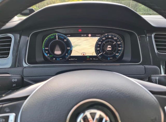 WVWZZZAUZKW907449 2019 VOLKSWAGEN GOLF-3