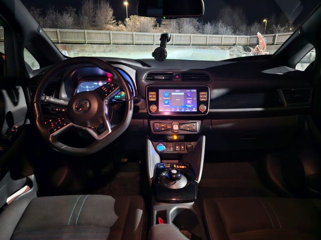 2021 NISSAN LEAF - 27