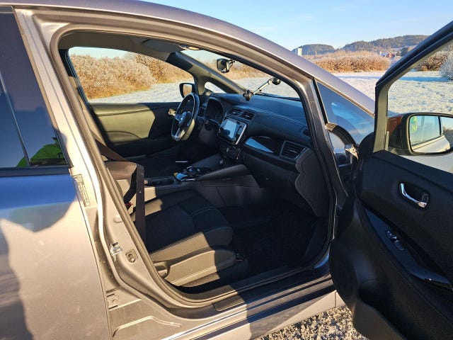 2021 NISSAN LEAF - 12