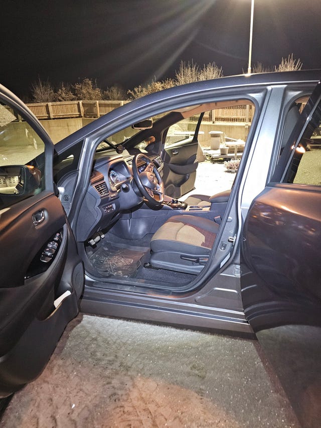 2021 NISSAN LEAF - 25