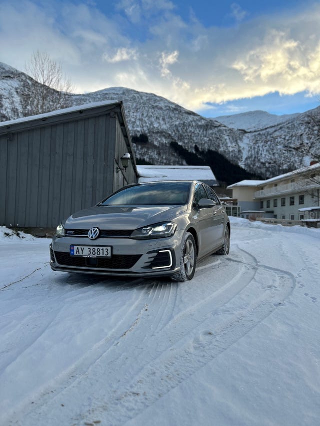 WVWZZZAUZKW800804 2019 VOLKSWAGEN GOLF-2