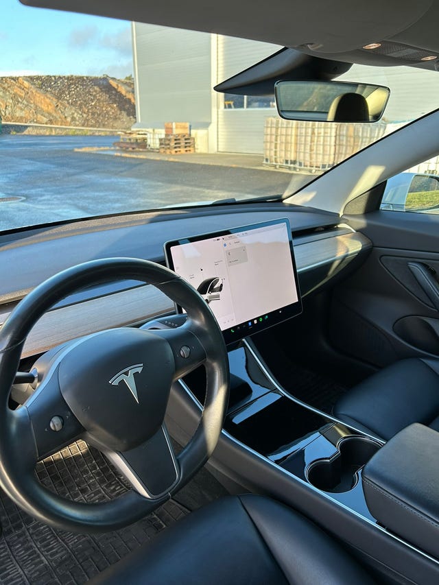 5YJ3E7EA1KF376994 2019 TESLA MODEL 3-5