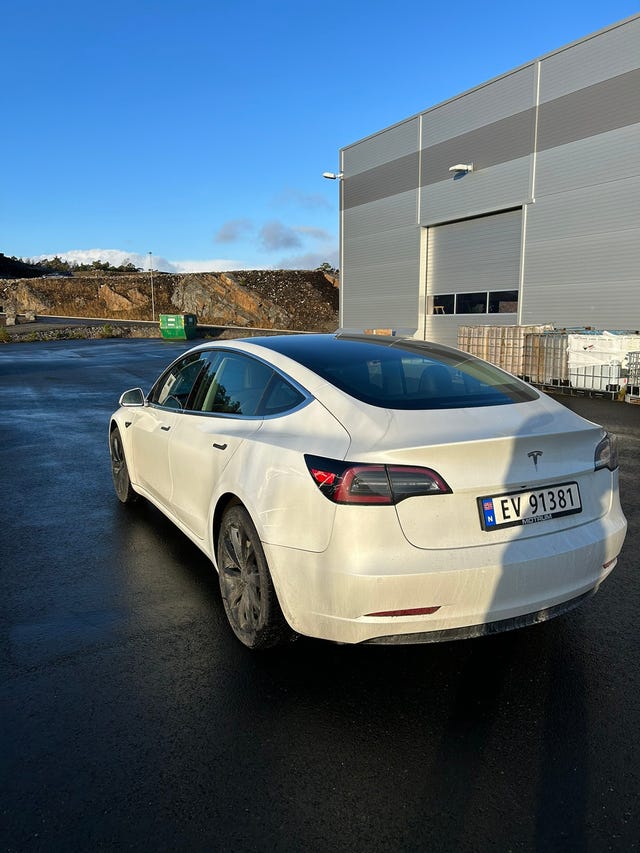 5YJ3E7EA1KF376994 2019 TESLA MODEL 3-2