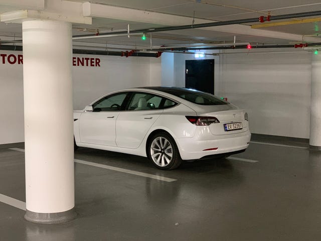 5YJ3E7EB9KF218251 2019 TESLA MODEL 3-2