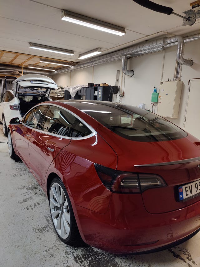5YJ3E7EB4KF423377 2019 TESLA MODEL 3-2