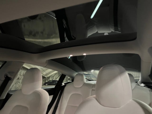 2019 TESLA MODEL 3 - 28
