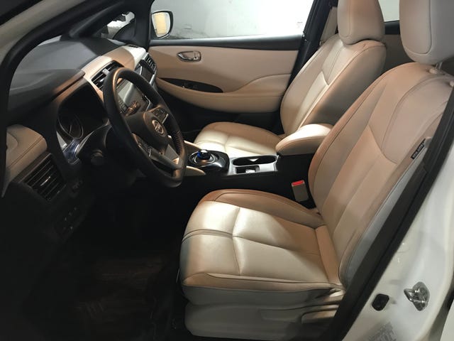 2022 NISSAN LEAF - 11