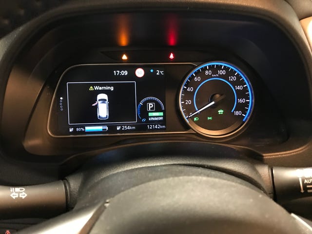 2022 NISSAN LEAF - 17