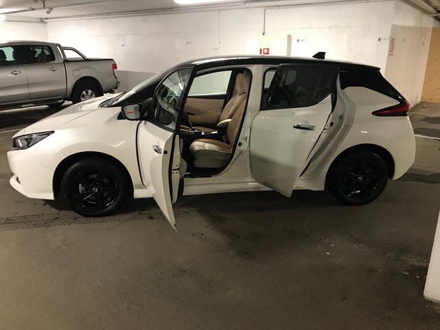 2022 NISSAN LEAF - 10