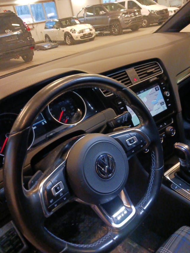 2018 VOLKSWAGEN GOLF - 10