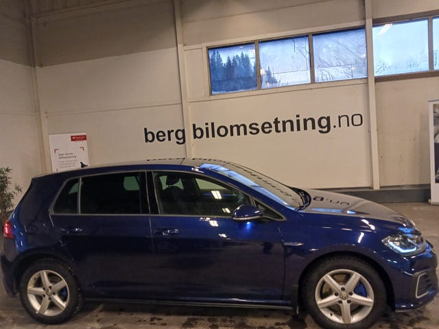 WVWZZZAUZJW802049 2018 VOLKSWAGEN GOLF-0