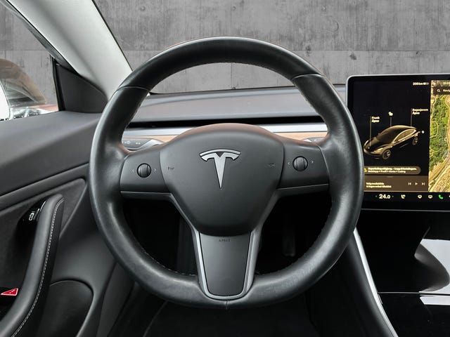 2019 TESLA MODEL 3 - 32