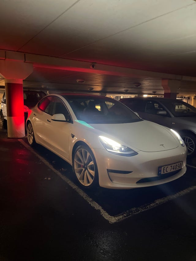 5YJ3E7ECXMF945913 2021 TESLA MODEL 3-2