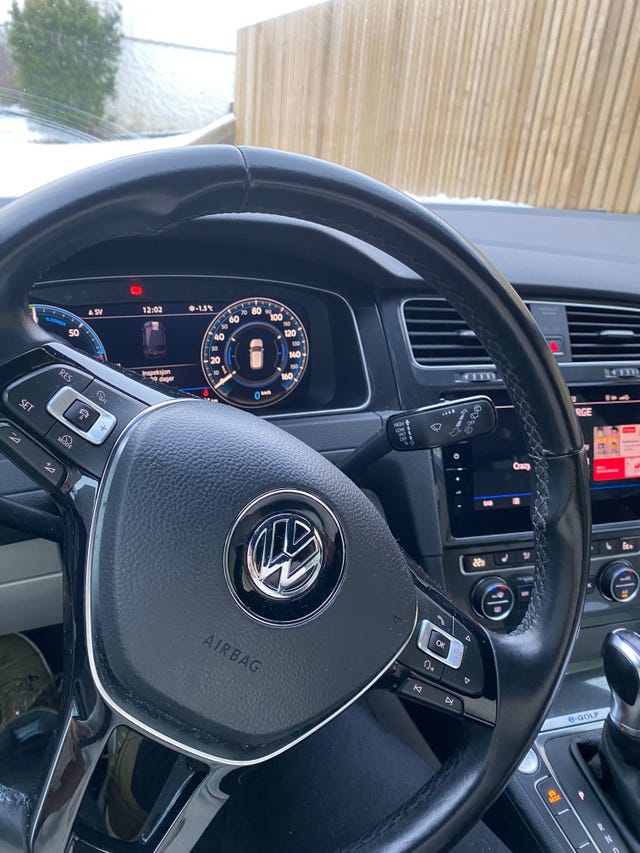 WVWZZZAUZJ8905418 2018 VOLKSWAGEN GOLF-4