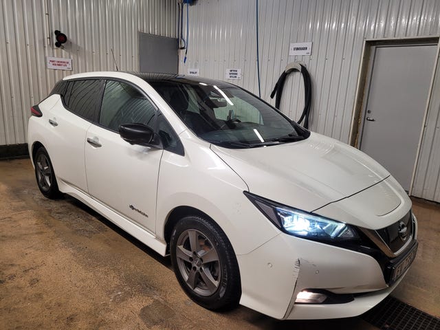 2018 NISSAN LEAF - 16