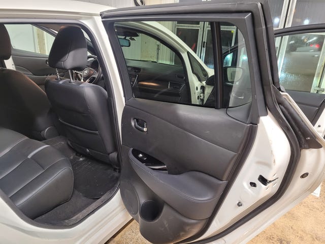 SJNFAAZE1U0026981 2018 NISSAN LEAF-3