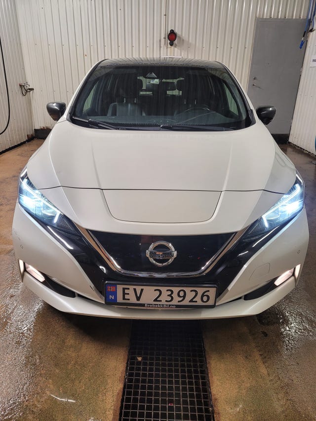 2018 NISSAN LEAF - 17
