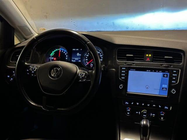2015 VOLKSWAGEN GOLF - 23