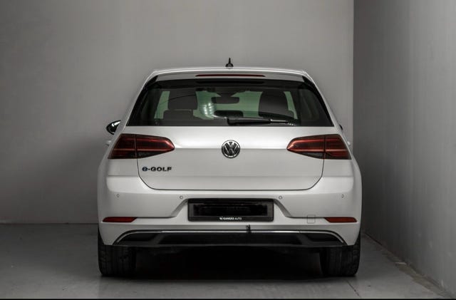 WVWZZZAUZJ8910572 2018 VOLKSWAGEN GOLF-2