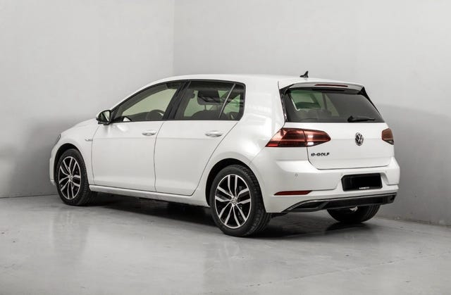 WVWZZZAUZJ8910572 2018 VOLKSWAGEN GOLF-1
