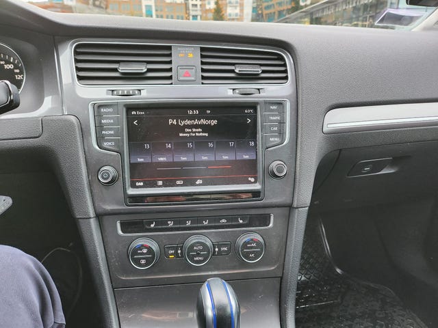 2015 VOLKSWAGEN GOLF - 11