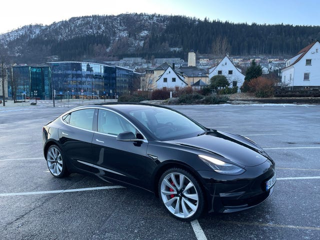 5YJ3E7EBXKF367896 2019 TESLA MODEL 3-4