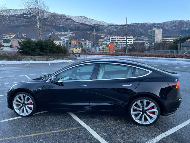 5YJ3E7EBXKF367896 2019 TESLA MODEL 3-1