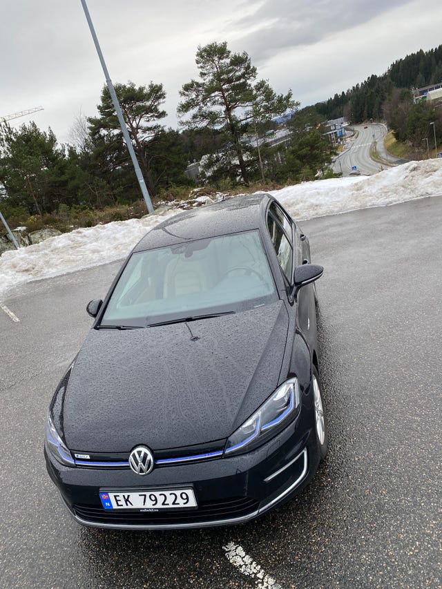 WVWZZZAUZJ8905418 2018 VOLKSWAGEN GOLF-2