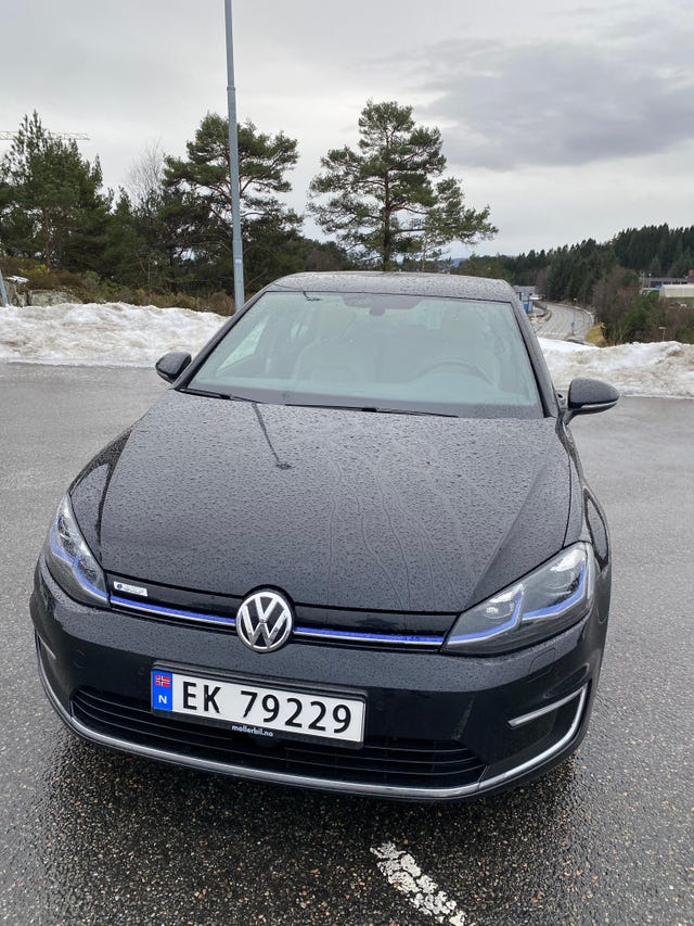 WVWZZZAUZJ8905418 2018 VOLKSWAGEN GOLF-0