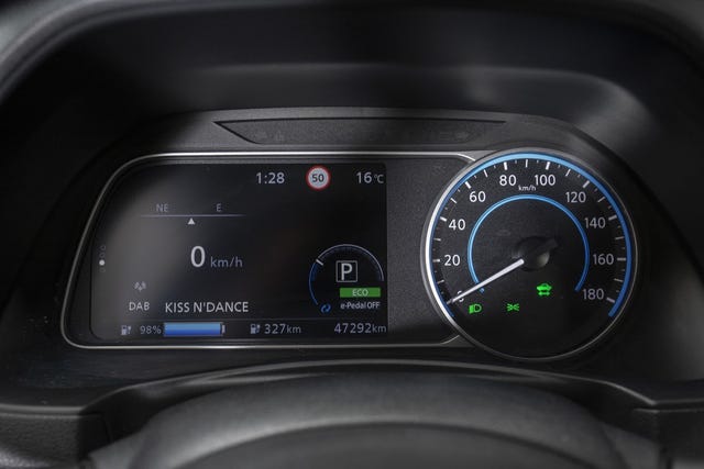 2020 NISSAN LEAF - 11