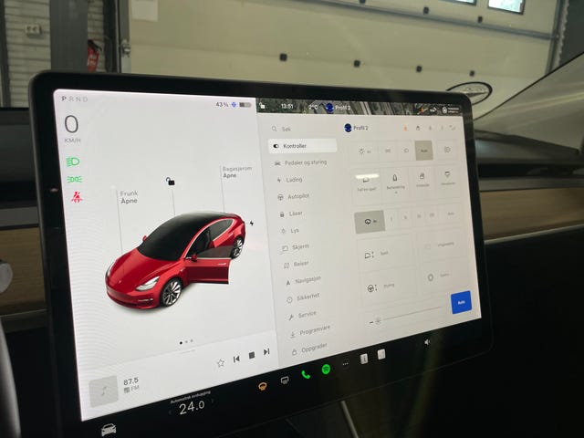 2019 TESLA MODEL 3 - 19