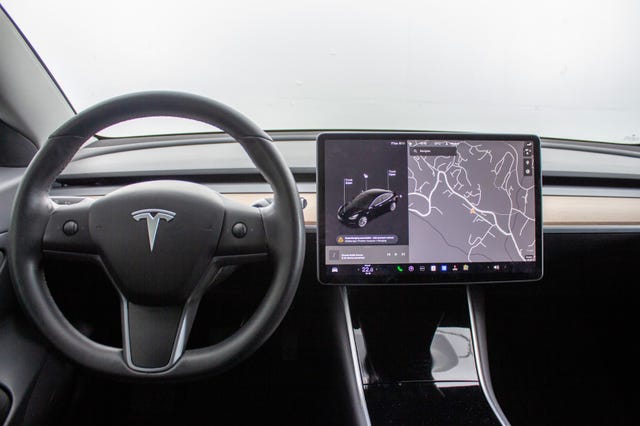 2019 TESLA MODEL 3 - 8