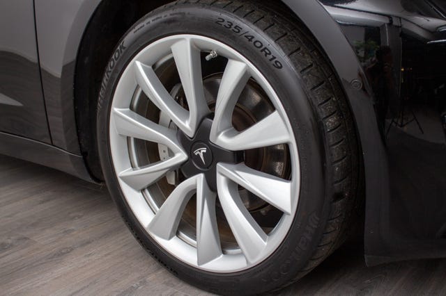 5YJ3E7EA8KF377494 2019 TESLA MODEL 3-5