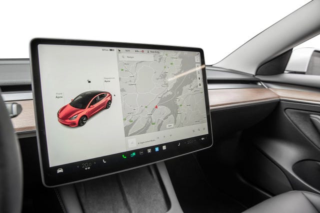 2022 TESLA MODEL 3 - 19