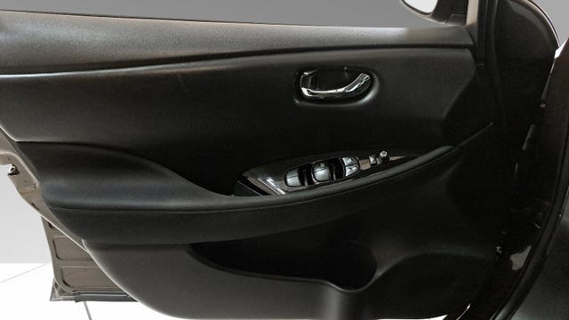 2019 NISSAN LEAF - 25