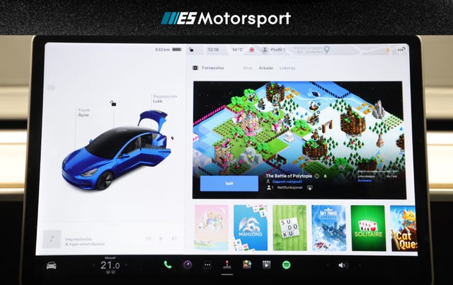 2022 TESLA MODEL 3 - 30