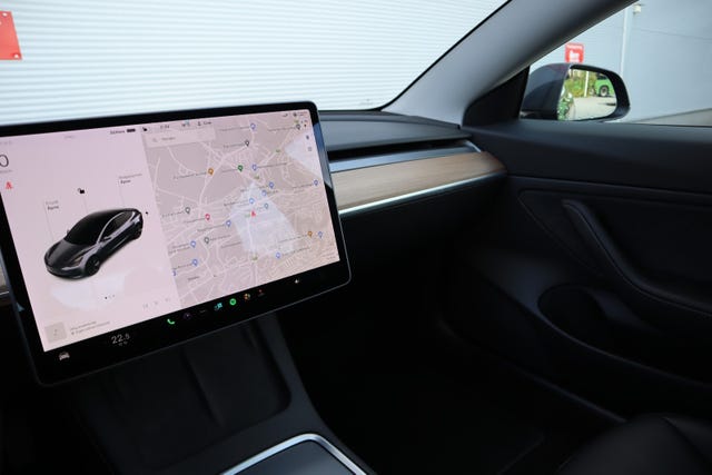 2021 TESLA MODEL 3 - 21