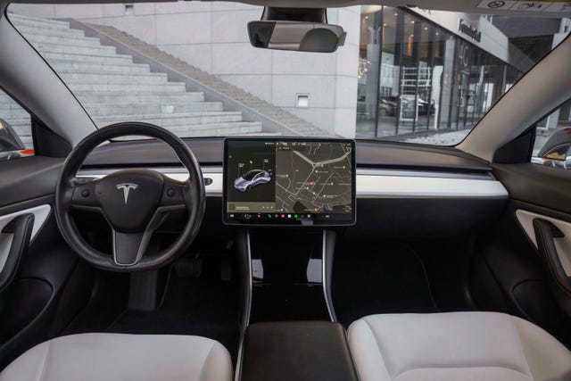 2019 TESLA MODEL 3 - 18