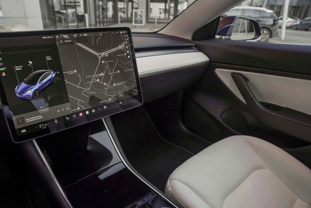 2019 TESLA MODEL 3 - 11