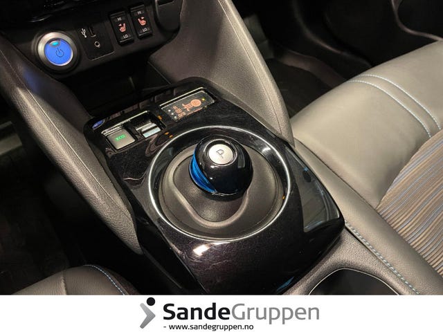 2019 NISSAN LEAF - 19